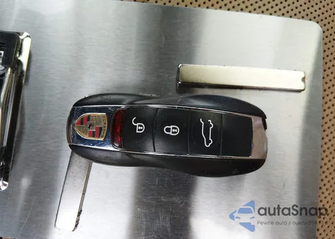 2014 Porsche Cayenne Platinum Edition z USA, uszkodzony, nr VIN WP1AA2A28ELA95215